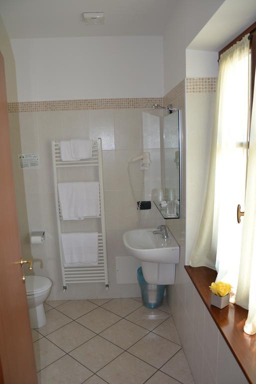 Locanda Le Palafitte Bardolino Oda fotoğraf