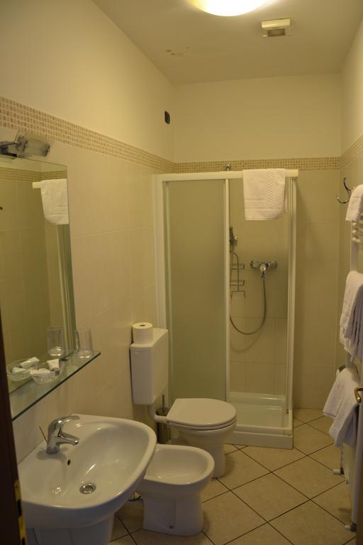 Locanda Le Palafitte Bardolino Oda fotoğraf