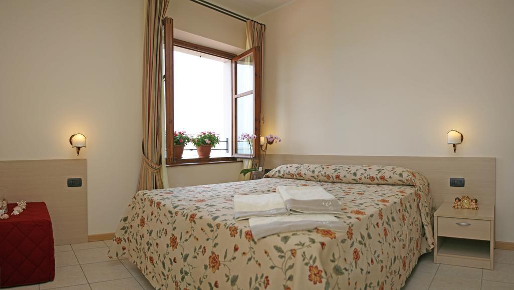Locanda Le Palafitte Bardolino Oda fotoğraf